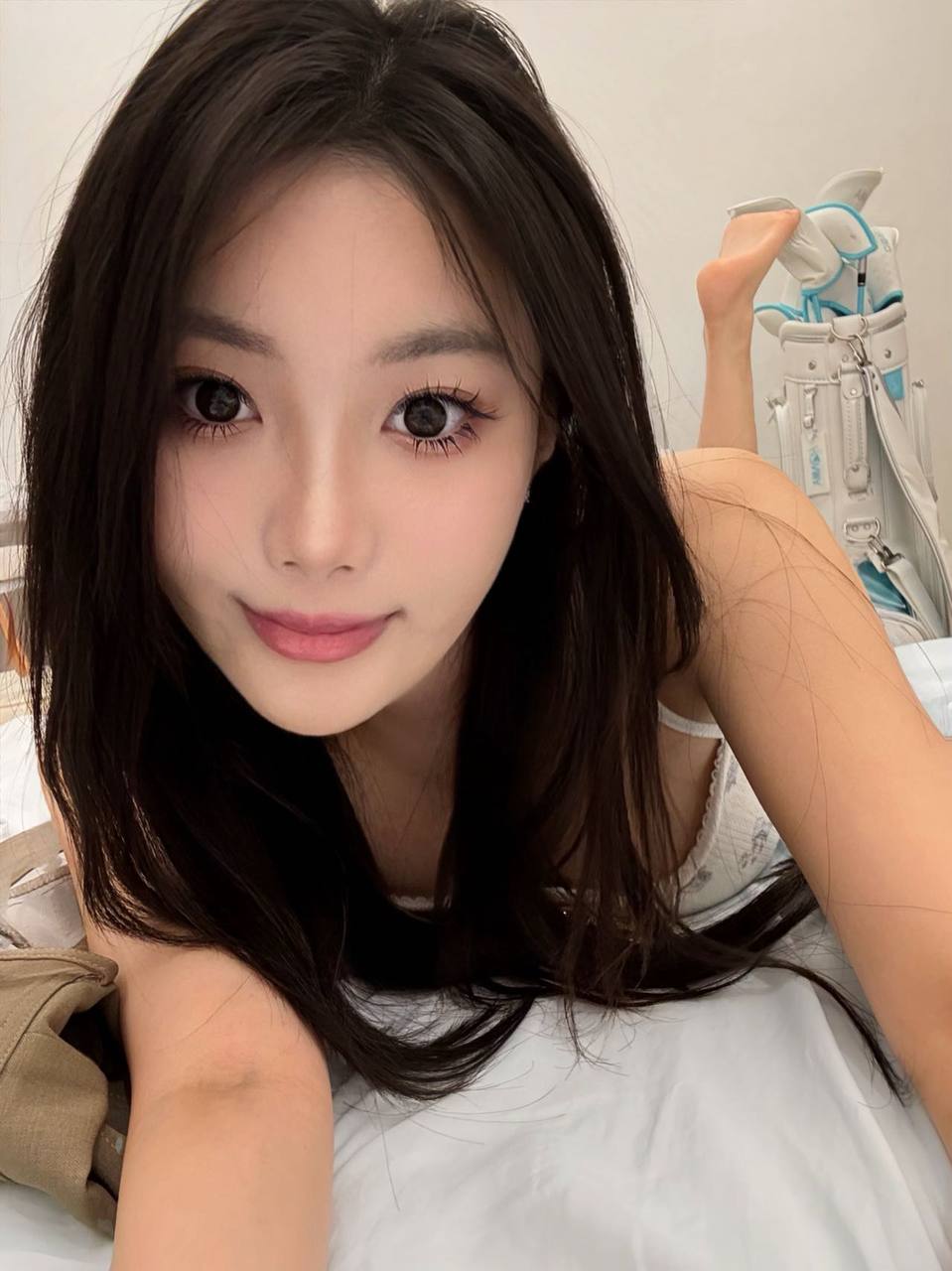 上海 上海 20岁 170cm 49 D杯 抽烟纹身:否 SM:能 无套:否 口交:可 过夜:可 同居:可 可飞:能 特点:在读艺术生,古筝6级,拉丁舞学习6年,会打高尔夫110杆左右 羽毛球 平时喜欢看看音乐剧 舞剧 性格温柔好相处 会照顾人 会做饭