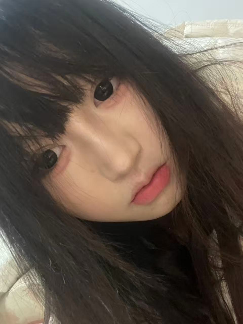 湖北 襄阳 16岁 161cm 97 C杯 抽烟纹身:有纹身 SM:否 无套:可 口交:否 过夜:可 同居:可 可飞:能 特点:暂无