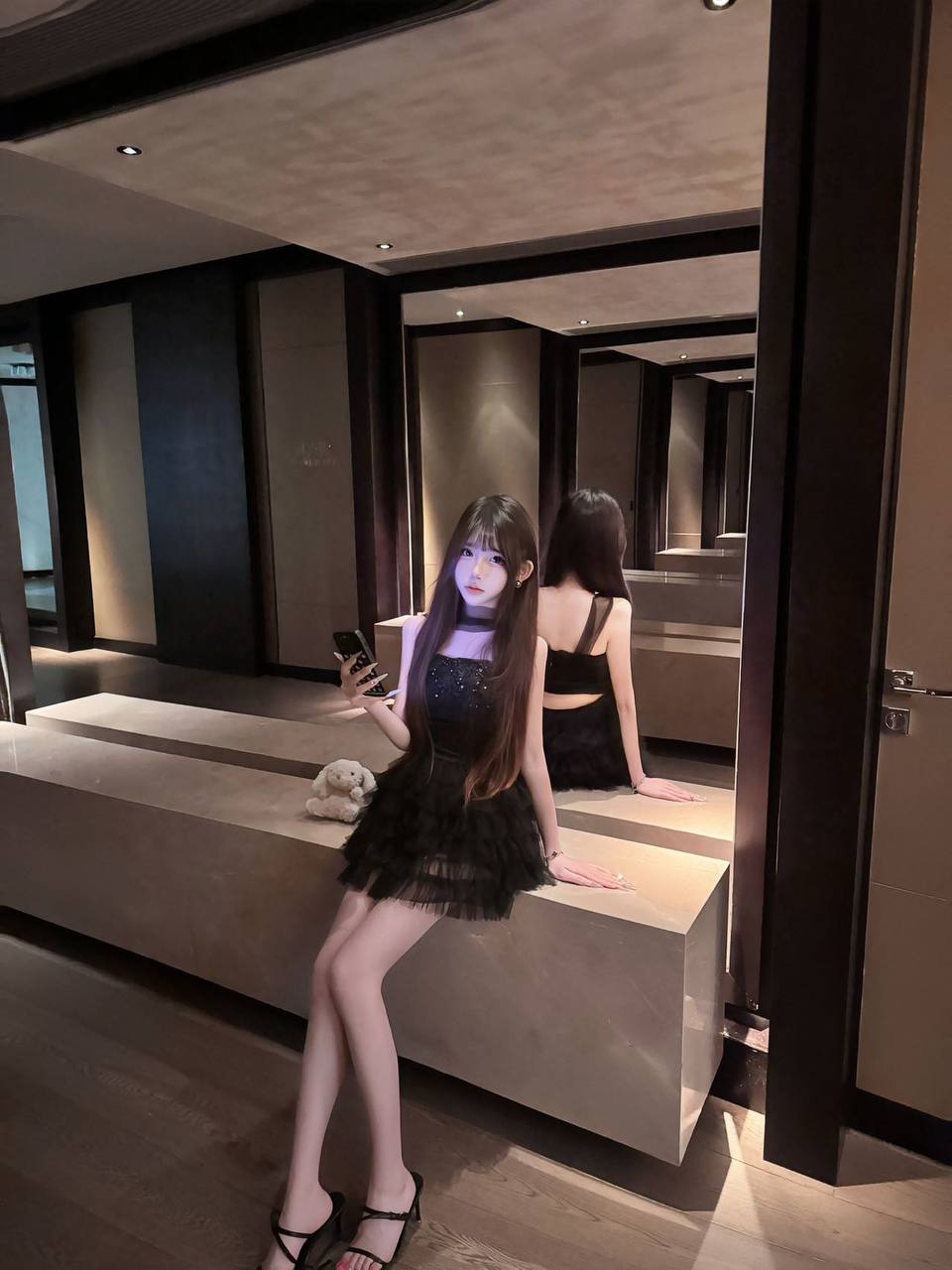 广东 广州 18岁 161cm 84 B杯 抽烟纹身:否 SM:否 无套:可 口交:否 过夜:可 同居:可 可飞:可 特点:英语好 年轻 天然无整感 长相清纯 可甜可御 皮肤白 圈子干净 声音甜美 性格温柔 听话 会提供情绪价值