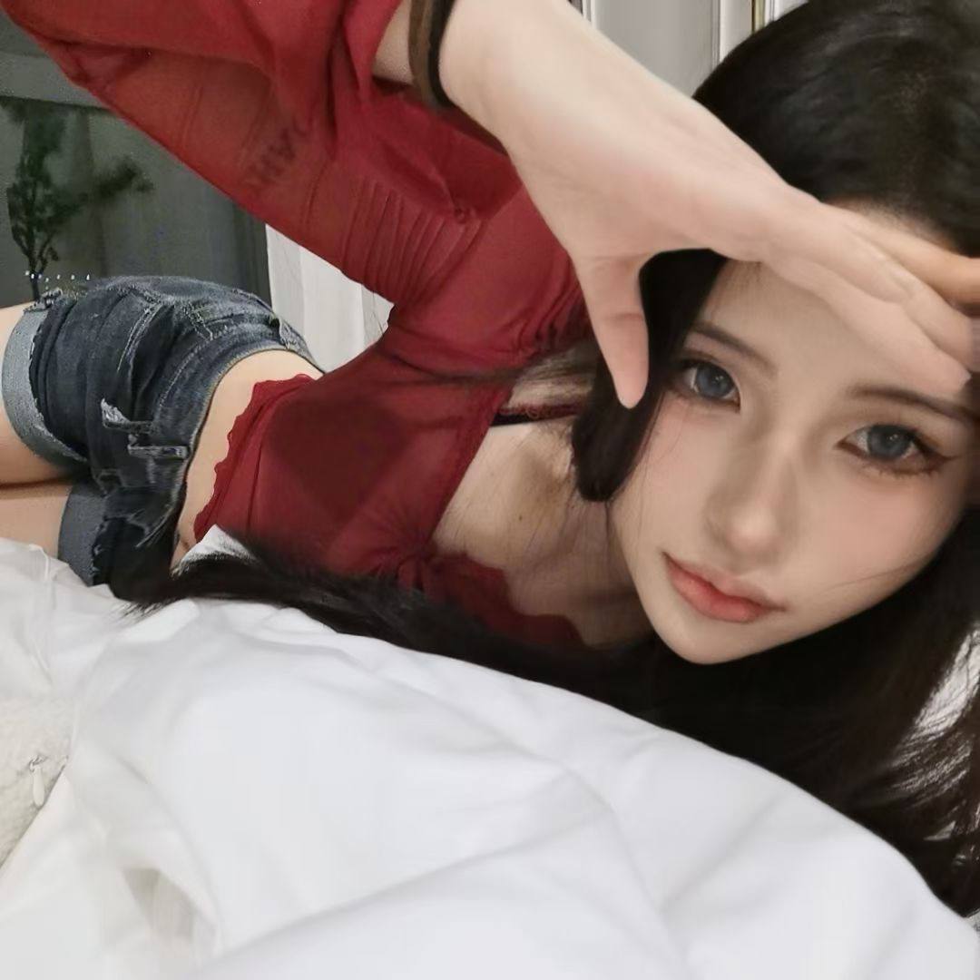 湖南 长沙 24岁 162cm 98 B杯 抽烟纹身:有点小纹身 SM:否 无套:是 口交:是 过夜:否 同居:否 可飞:异地地区描述 特点:听话 懂事 温柔 懂礼仪 谈吐文雅 有素质 情商高 情绪稳定 不做作 擅长沟通交流 上配合好 高潮时多 💦 B紧 情绪价值拉满