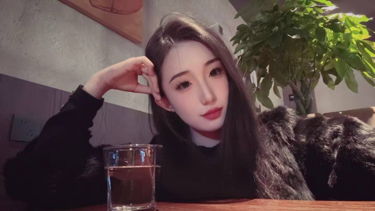 甘肃 张掖 23岁 172cm 102 B杯 抽烟纹身:无 SM:否 无套:否 口交:可 过夜:可 同居:否 可飞:能 特点:模特，身材好 想飞一线城市或者沿海城市 江浙北上广 福建 重庆四川