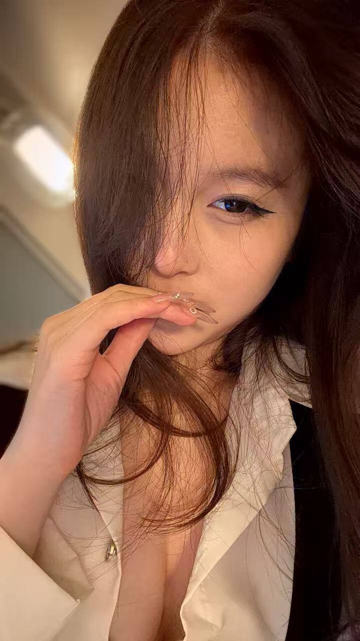 陕西 西安 19岁 163cm 94 C杯 抽烟纹身:无纹身 SM:是 无套:可 口交:否 过夜:可 同居:可 可飞:可 特点:情绪价值拉满,情商高,没有整容,会唱歌会跳舞,会乐器,听话