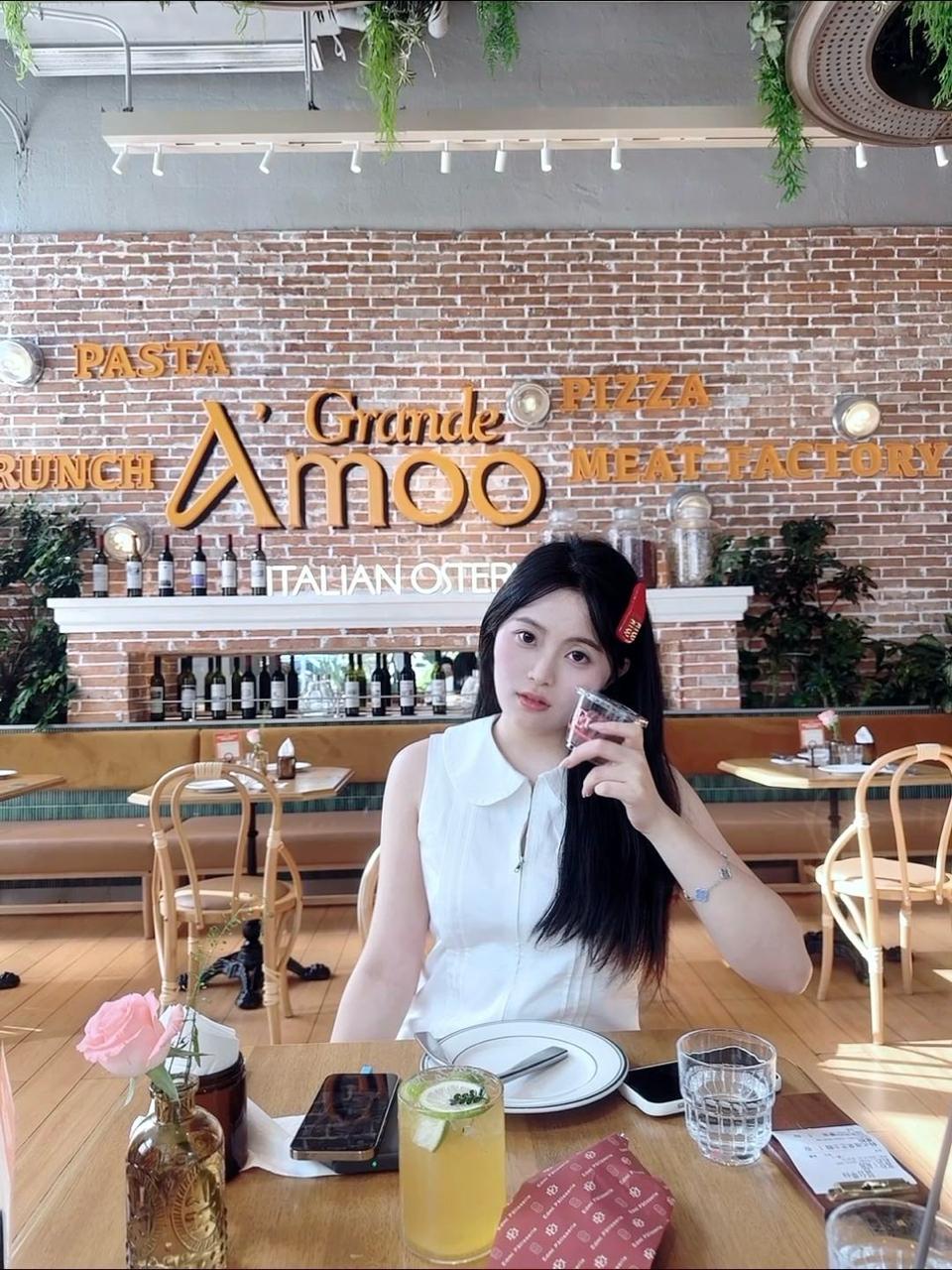 福建 厦门 21岁 168cm 105 C杯 抽烟纹身:无纹身 SM:否 无套:可 口交:否 过夜:可 同居:否 可飞:可邻近城市 特点:温柔可爱微胖/热爱生活/圈子小/时间好安排/纯欲/爱干净/有活人感 养成系