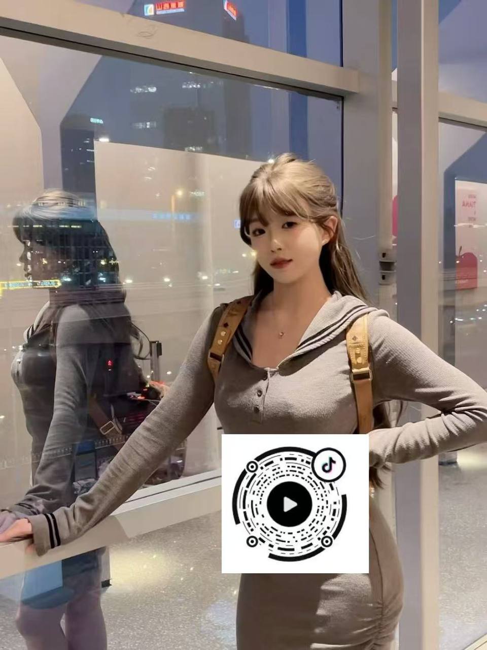 山西 临汾 24岁 162cm 91 B杯 抽烟纹身:无 SM:否 无套:否 口交:否 过夜:可 同居:可 可飞:没有 特点:舞蹈老师身体柔韧性好，白净长相甜美，第一次下海