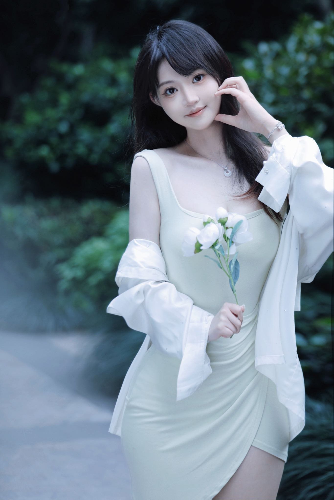 上海 上海 21岁 168cm 108 D杯 抽烟纹身:无纹身 SM:否 无套:可 口交:可 过夜:可 同居:可 可飞:异地地区描述 特点:长相清纯|声音甜美|性格活泼爱笑 身材超好|前凸后翘|喜欢健身有蜜桃臀 自然未整|无纹身|素颜皮肤好性格不作 欧洲留学|多国语言|英语翻译|温柔解语花 211背景|高学历高素质|不抽烟不喝酒