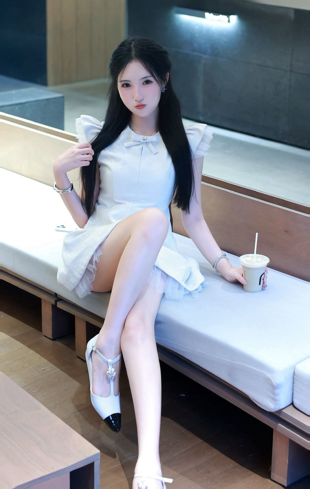 新加坡 3岁 170cm 48 C杯 抽烟纹身:轻度 SM:是 无套:可 口交:可 过夜:可 同居:可 可飞:可 特点:硕士在读 明年美国读博士 英语流利雅思7托福102 有马甲线蜜桃臀爱健身 有恋爱感爱撒娇性格超级体贴 无不良嗜好 上学+有自己的店 创业初期 喜欢滑雪翻译配音古典舞声乐德州