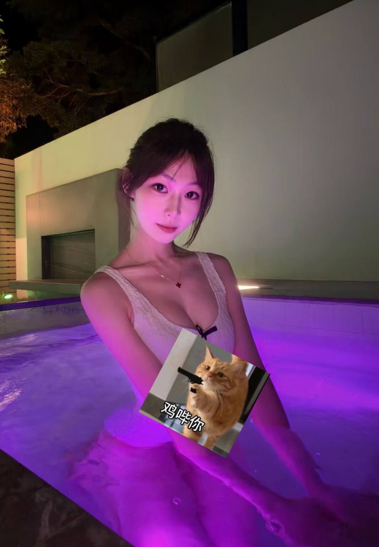 广东 广州 19岁 165cm 45 D杯 抽烟纹身:没 SM:否 无套:否 口交:可 过夜:可 同居:否 可飞:可 特点:性格温柔特别好相处 幽默爱笑 活泼开朗 会讲粤语 会游泳 会唱歌 小蛮腰 纯天然胸大 刚成年天然无整