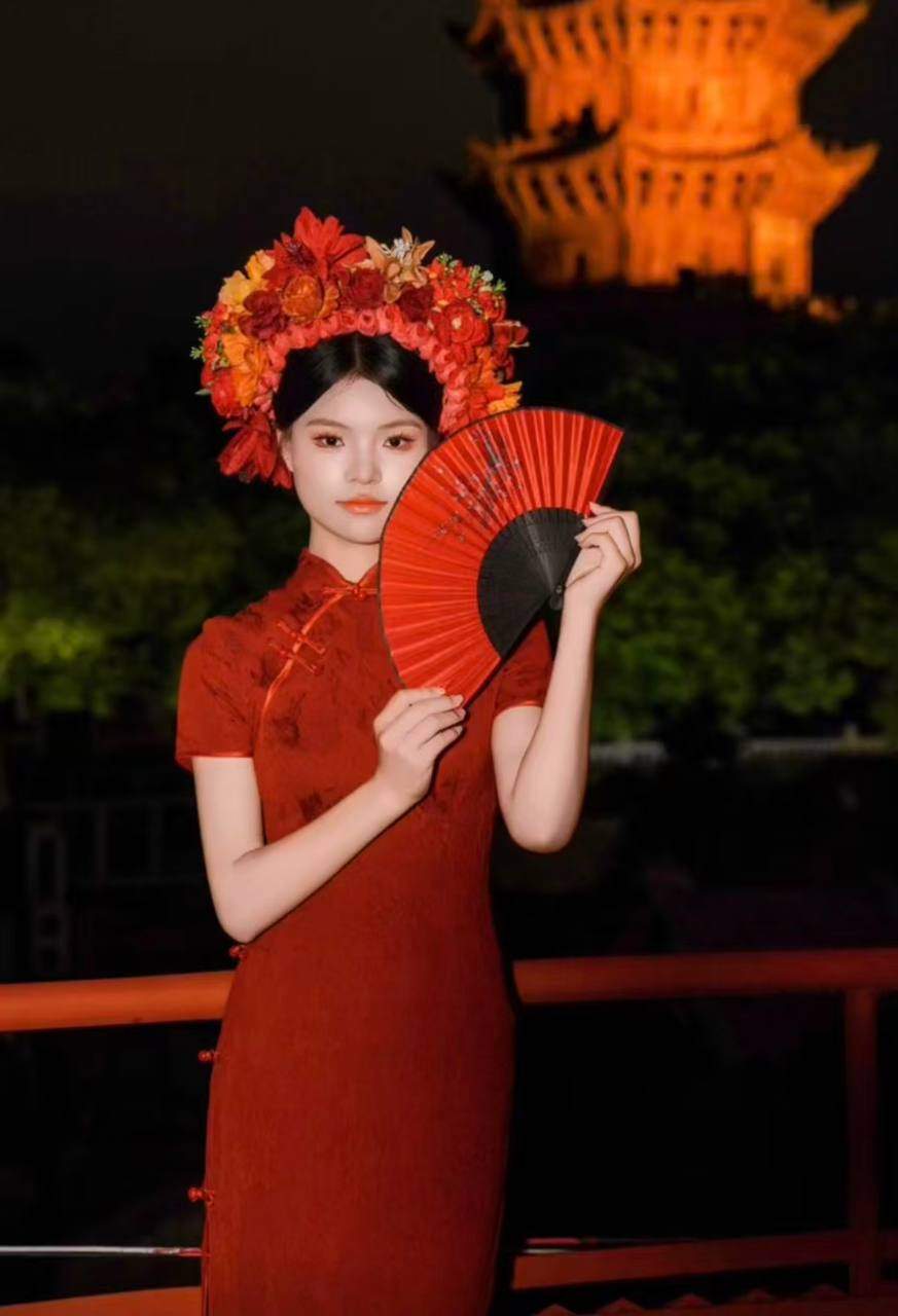 福建 泉州 18岁 165cm 105 B杯 抽烟纹身:微 SM:是 无套:可 口交:看情况 过夜:可 同居:否 可飞:周边可以 特点:粉嫩水多紧致活好人骚 颜射 口爆 吞精 捆绑 强j 角色扮演 生人电话 户外