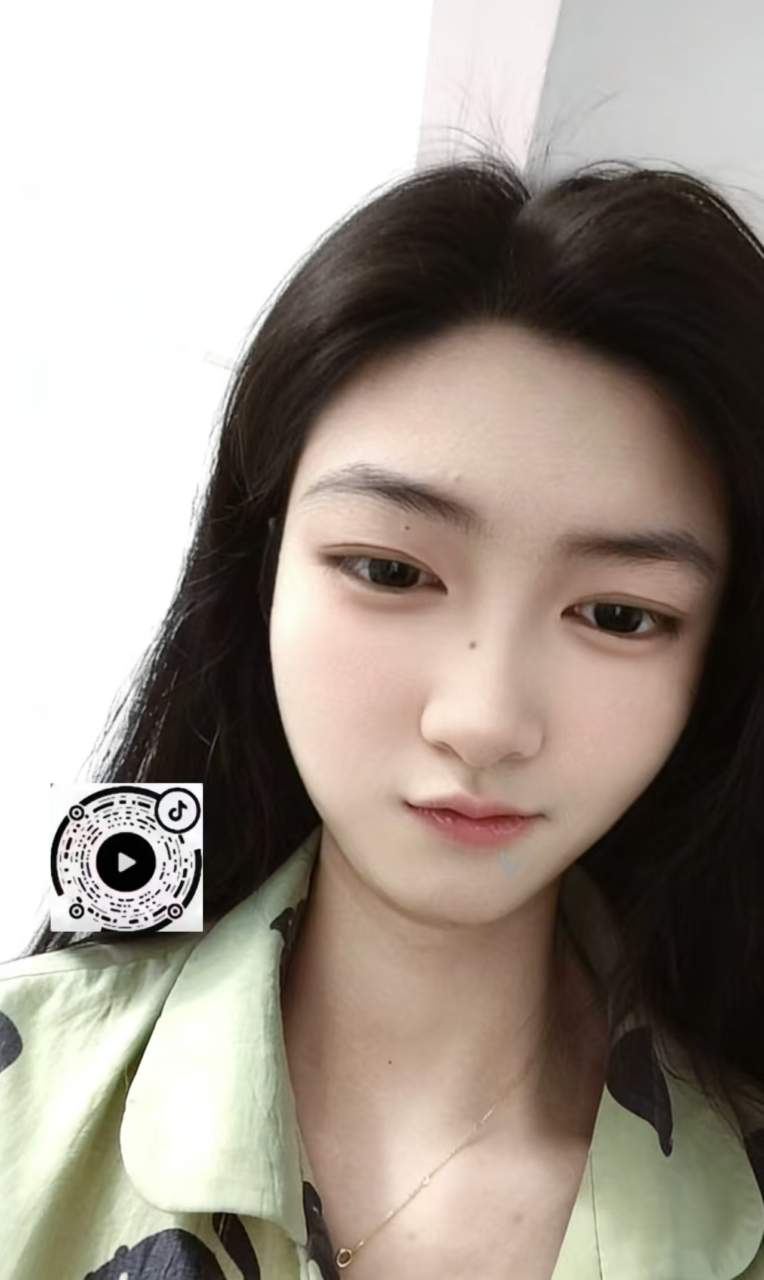 广东 佛山 23岁 175cm 108 B杯 抽烟纹身:无纹身 SM:否 无套:可 口交:否 过夜:可 同居:可 可飞:否,熟悉之后可以 特点:喜欢成熟的男人 接长期的