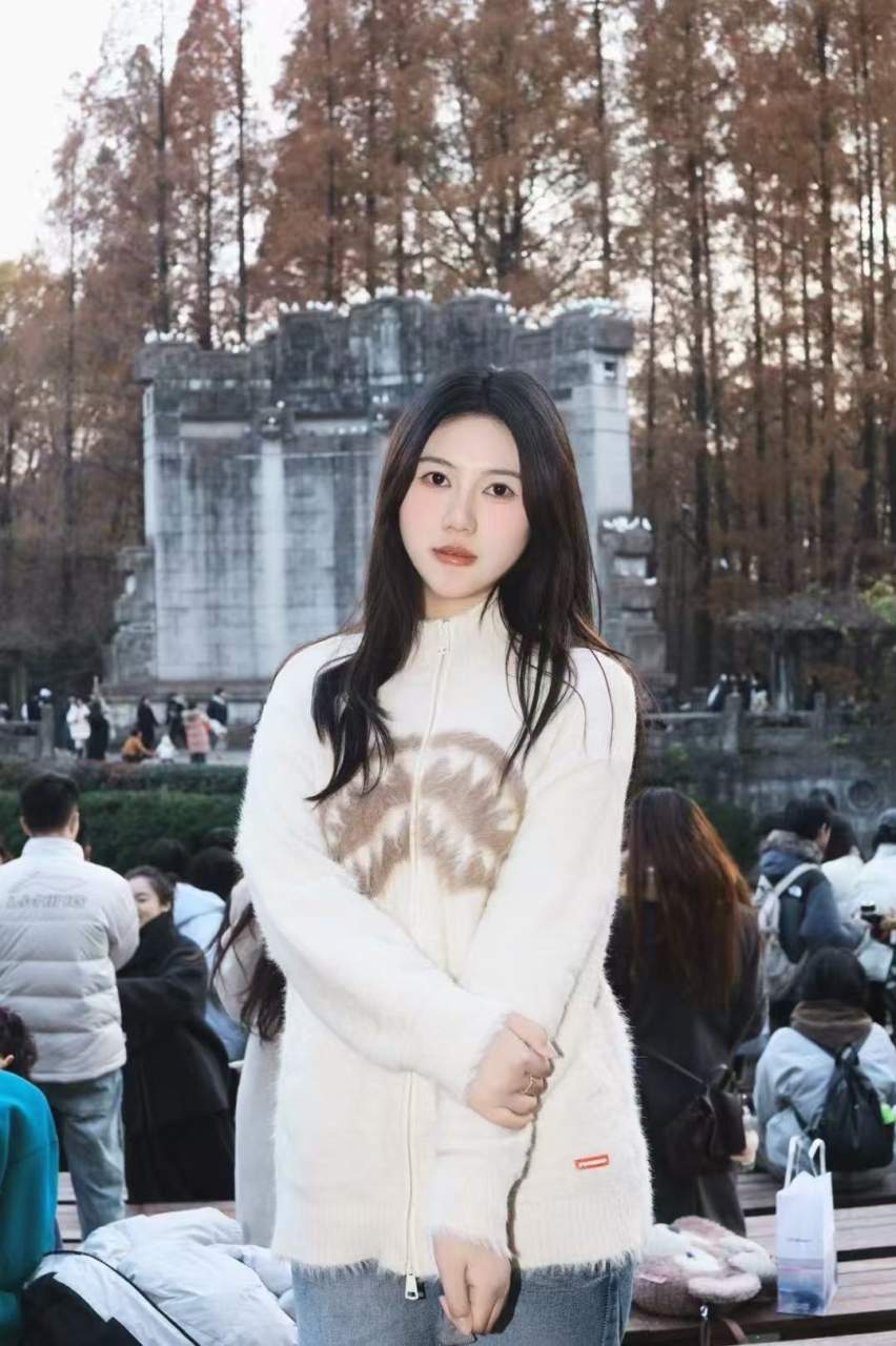 浙江 杭州 22岁 168cm 103 抽烟纹身:有纹身 SM:是 无套:可 口交:偶尔可 过夜:可 同居:不可 可飞:可 特点:活泼开朗情绪稳定、可提供情绪价值、圈子干净、无不良嗜好、特长舞蹈、绘画、台球