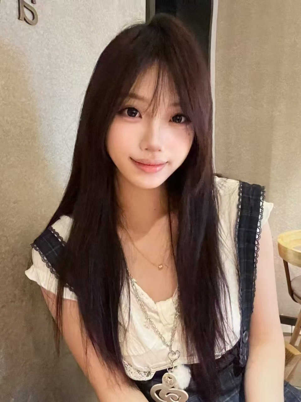 河南 郑州 19岁 170cm 104 A杯 抽烟纹身:无纹身 SM:否 无套:否 口交:否 过夜:可 同居:可 可飞:可外地 特点:性格好,身材好,有礼貌,情绪稳定