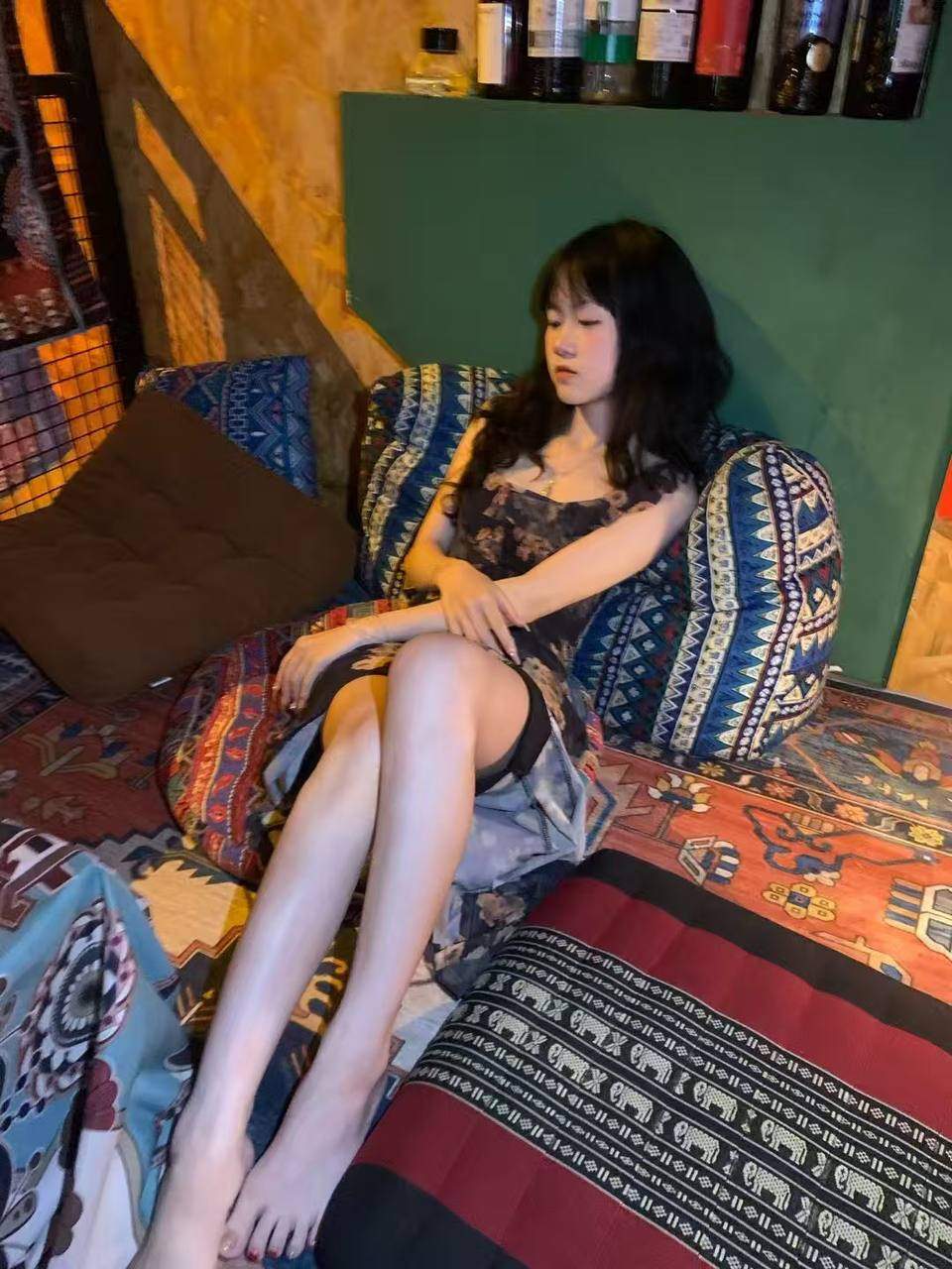 福建 泉州 20岁 155cm 80 A杯 抽烟纹身:否 SM:轻度 无套:否 口交:否 过夜:可 同居:后期 可飞:可 特点:反差 白幼瘦 xx