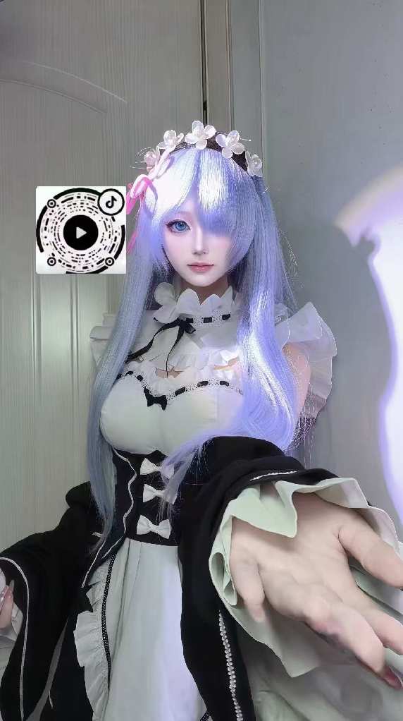 浙江 嘉兴 18岁 158cm 83 B杯 抽烟纹身:没有纹身 SM:是 无套:否 口交:否 过夜:是 同居:否 可飞:可 特点:乖 听话 暗黑小萝莉 能指定服饰 配合度高 b粉 皮肤白净 屁股翘 超级嫩 可以抽打我 让我窒息 可以用玩具 骂我 找个哥哥调教一下非常听话