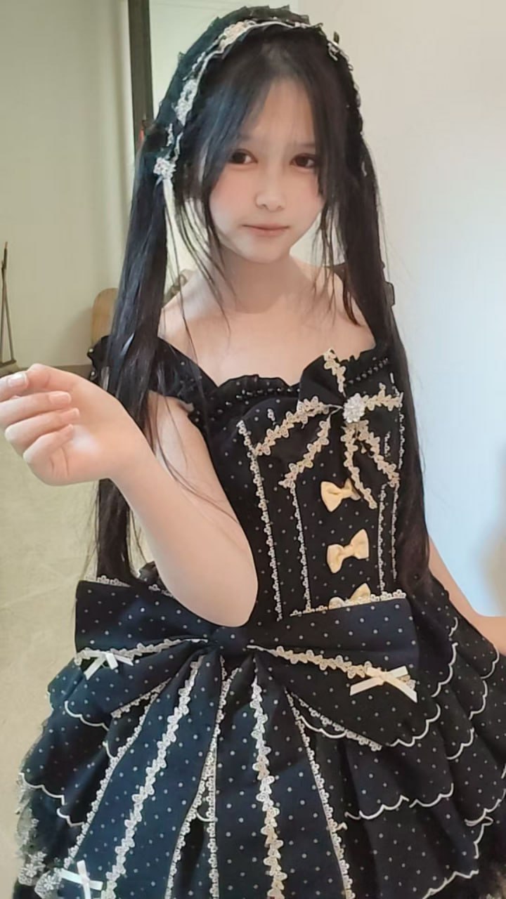 云南 文山 18岁 156cm 85 B杯 抽烟纹身:中度sm SM:是 无套:可 口交:可 过夜:可 同居:可 可飞:可 特点:嫩,紧,滑,可口,可无T 可飞 sm可玩 待开发 声音好听,叫床好听,本人比视频好看,在校生会给情绪价值