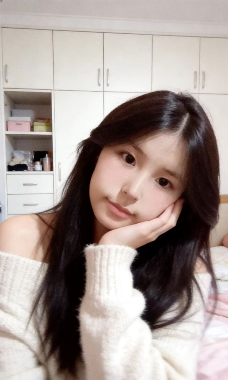 新疆 阿克苏 18岁 165cm 90 B杯 抽烟纹身:否 SM:否 无套:可 口交:否 过夜:否 同居:否 可飞:否 特点:在校生第一次找 可口 可无套 很紧 很嫩 床上不死鱼 床叫声好听 懂得给情绪价值 腿细有马甲线偶尔可以跳跳舞蹈