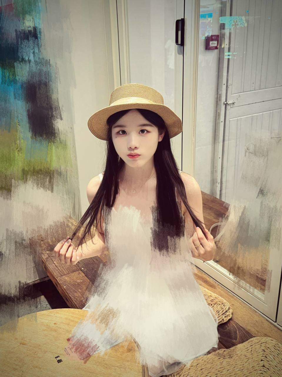 河南 郑州 4岁 163cm 100 B杯 抽烟纹身:无 SM:否 无套:否 口交:可 过夜:可 同居:可 可飞:异地地区描述 特点:本颗生 视觉传达艺术专业 全脸无整 清纯系