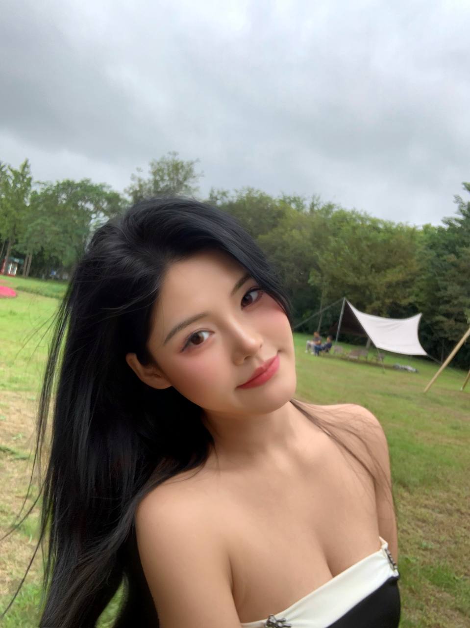 江苏 江阴 23岁 168cm 100 C杯 抽烟纹身:否 SM:否 无套:否 口交:可 过夜:可 同居:否 可飞:可沟通 特点:阳光活泼 精力充沛 性格直来直去 小麦色皮肤 s型梨形身材 水滴胸型 可陪伴极限运动 有健身证双证和潜水证三证 本人不上镜