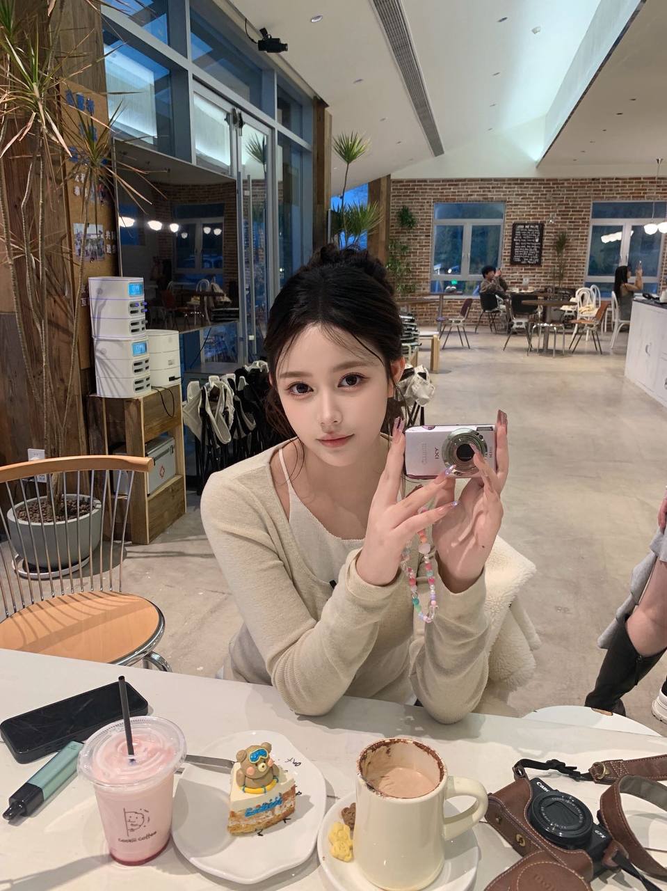 浙江 宁波 5岁 172cm 50 B杯 抽烟纹身:无 SM:是 无套:是 口交:否 过夜:是 同居:是 可飞:可 特点:皮肤白嫩、无毛白虎,水多很润、清纯、身材好、性格温柔情商高,听话事少、可陪同应酬、有点小反差,会主动配合,接受能力强,可以穿情趣内衣,轻微m调教,体验感满满