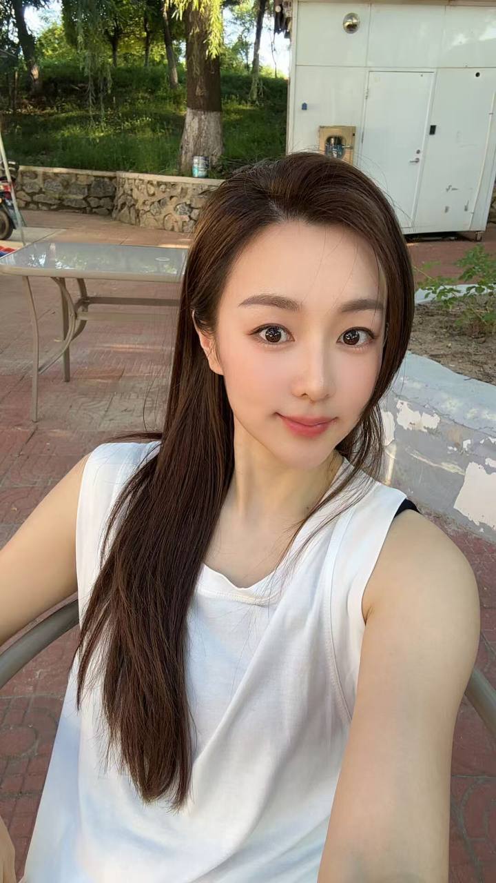 辽宁省 沈阳 28岁 165cm 98 B杯 抽烟纹身:无 SM:是 无套:否 口交:否 过夜:可 同居:否 可飞:不可以 特点:听话懂事,能给情绪价值