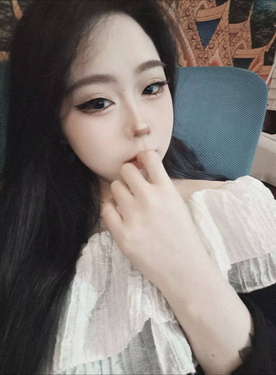 辽宁 沈阳 23岁 158cm 105 D杯 抽烟纹身:有纹身 SM:是 无套:可 口交:可 过夜:否 同居:否 可飞:没有 特点:性格温柔大方 热情 五官精致 身材比例好 葫芦型 冷白皮 声音优美会唱歌 会跳舞 身体柔韧性好 情绪价值拉满 纯天然大奶 奶子挺床上反差 放得开叫动听 口活一溜 口爆吞精 配合度高