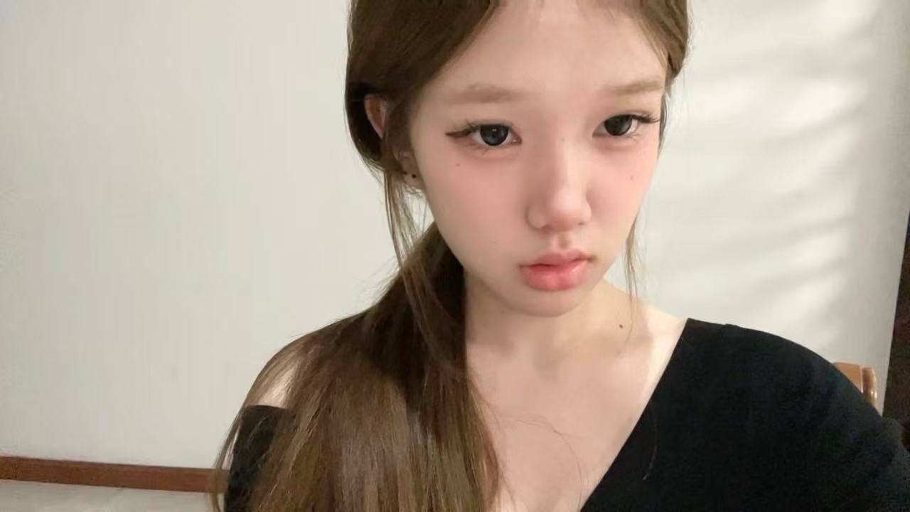 河南 平顶山 16岁 161cm 96 C杯 抽烟纹身:有抽烟无纹身 SM:否 无套:否 口交:否 过夜:否 同居:否 特点:皮肤白