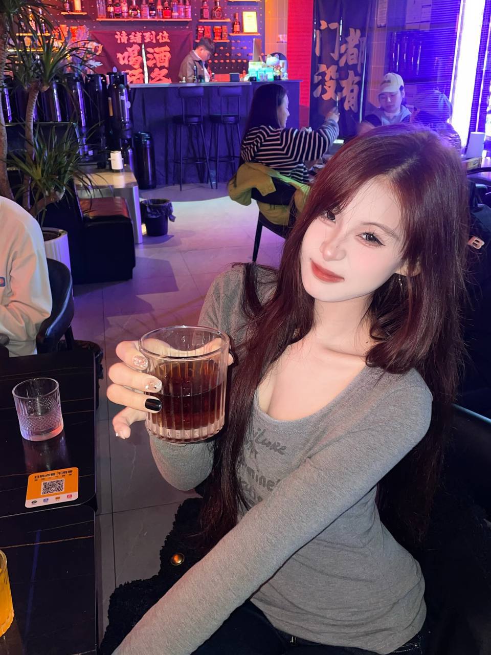 广西 桂林 19岁 173cm 60 C杯 抽烟纹身:无纹身 SM:是 无套:否 口交:否 过夜:可 同居:可 可飞:可 特点:干净卫生