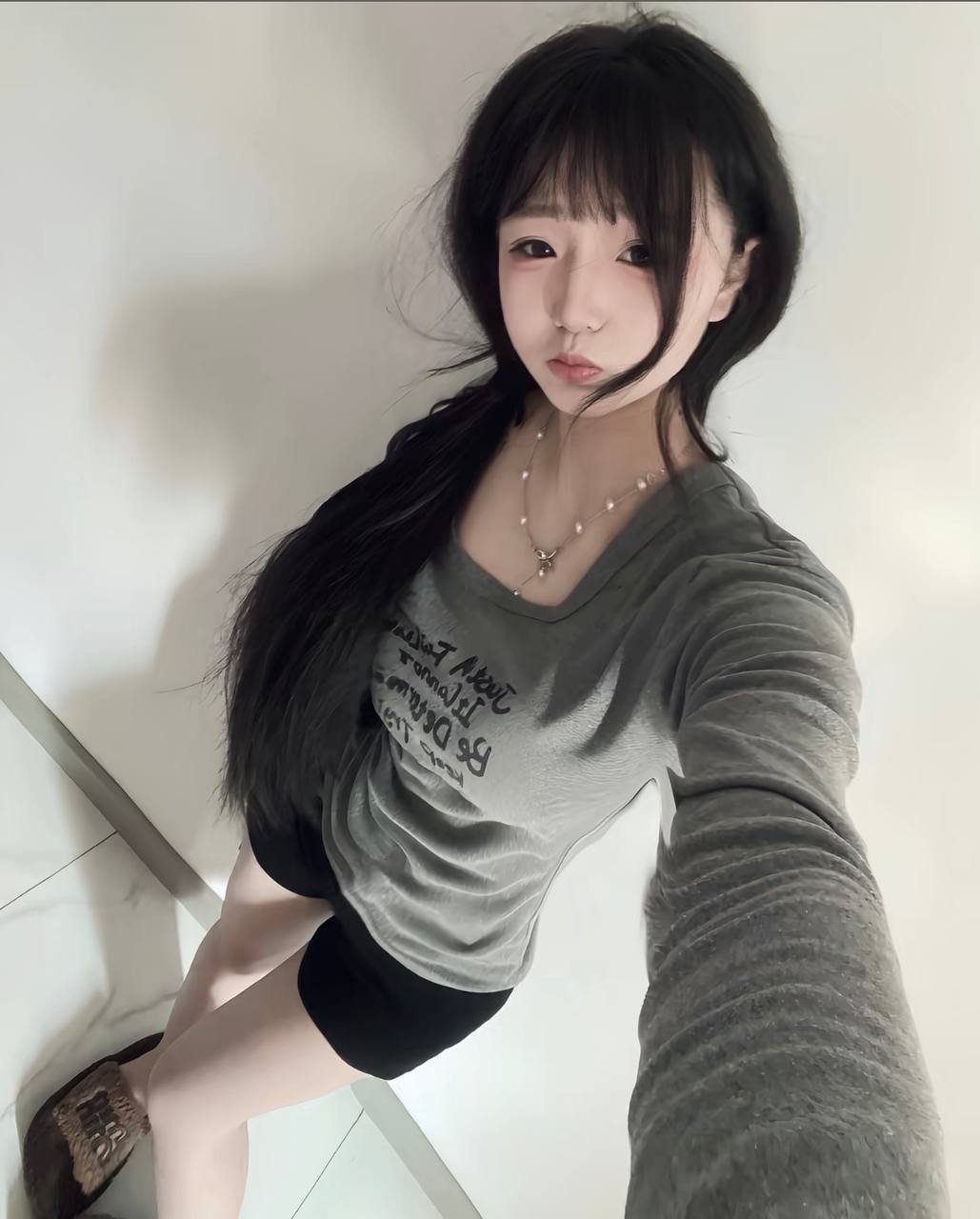 河南 安阳 17岁 157cm 88 C杯 抽烟纹身:无 SM:否 无套:否 口交:否 过夜:否 同居:暑假可 可飞:否 特点:清纯 听话