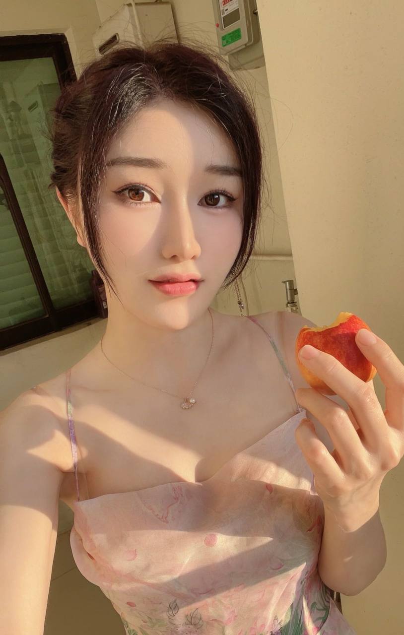 广东 珠海 27岁 165cm 105 C杯 抽烟纹身:无纹身 SM:是 无套:否 口交:可 过夜:可 同居:可 可飞:可 特点:情商高,开朗