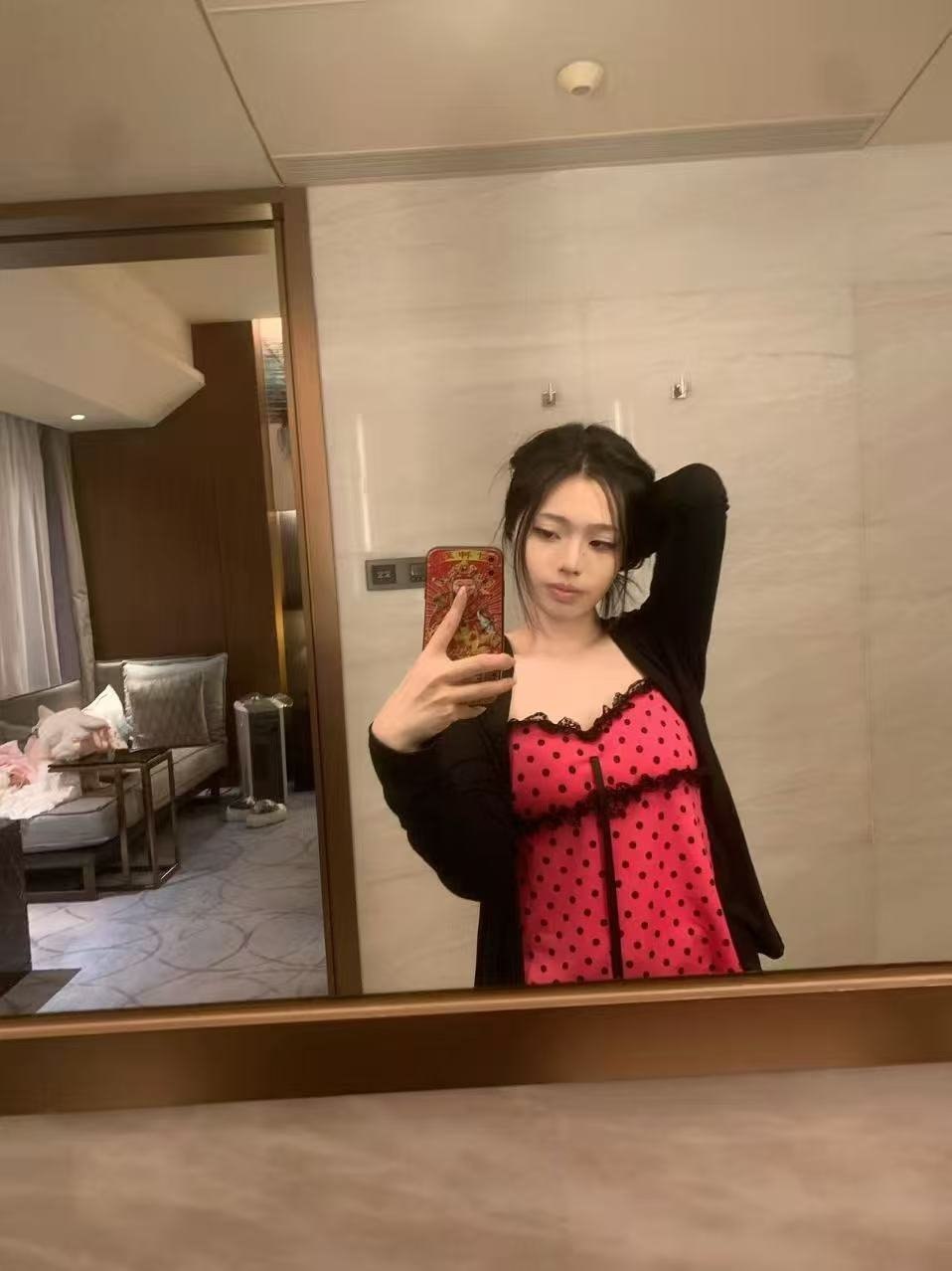 湖南 长沙 19岁 158cm 100 B杯 抽烟纹身:无纹身 SM:是 无套:否 口交:否 过夜:否 同居:是 可飞:能 特点:多 听话 体力好