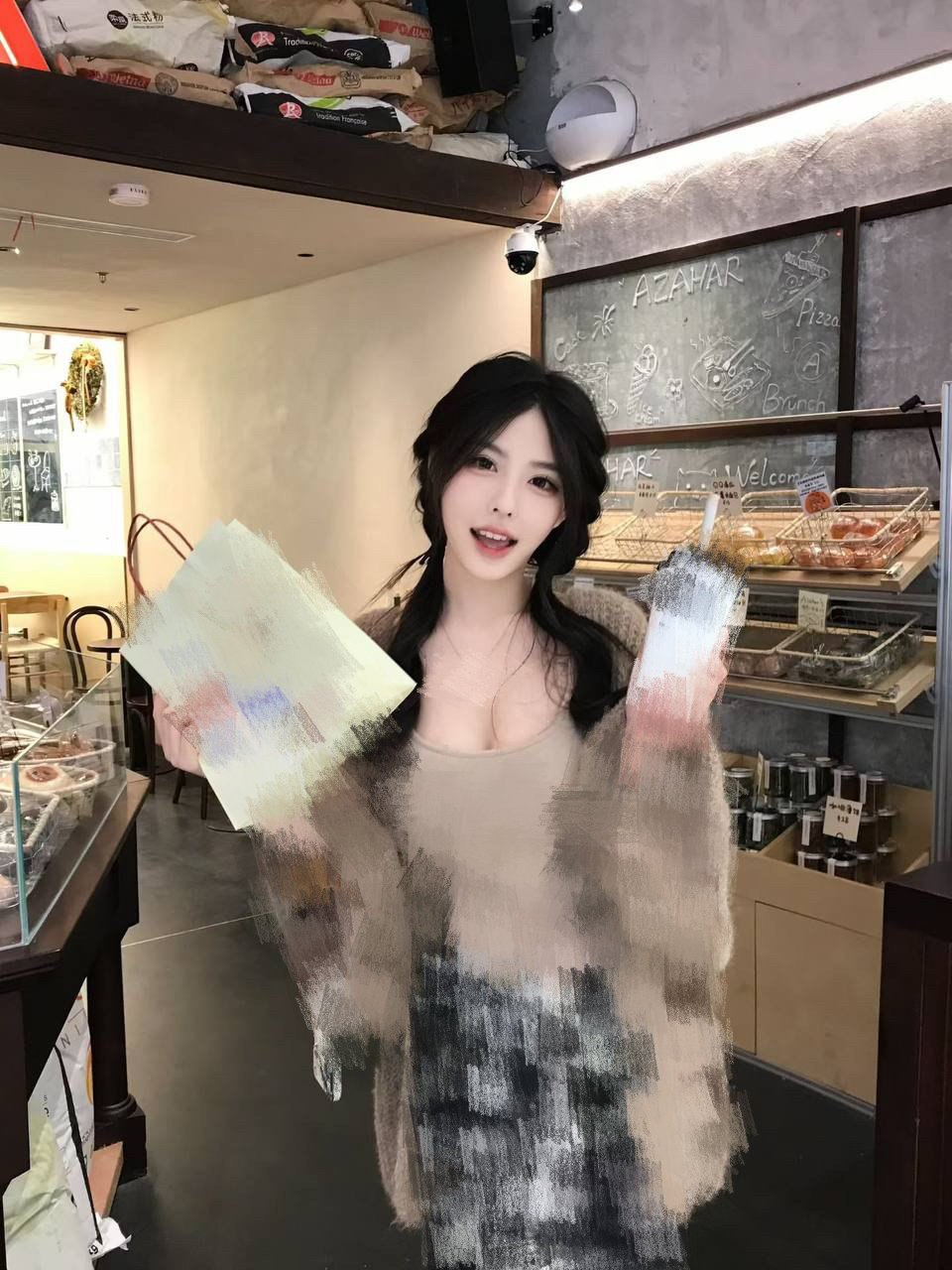 马来西亚 吉隆坡 2岁 168cm 45 C杯 抽烟纹身:无 SM:否 无套:否 口交:可 过夜:可 同居:可 可飞:可 特点:大长腿,会唱歌会跳舞会滑雪 健身,阳光爱笑,脸无整