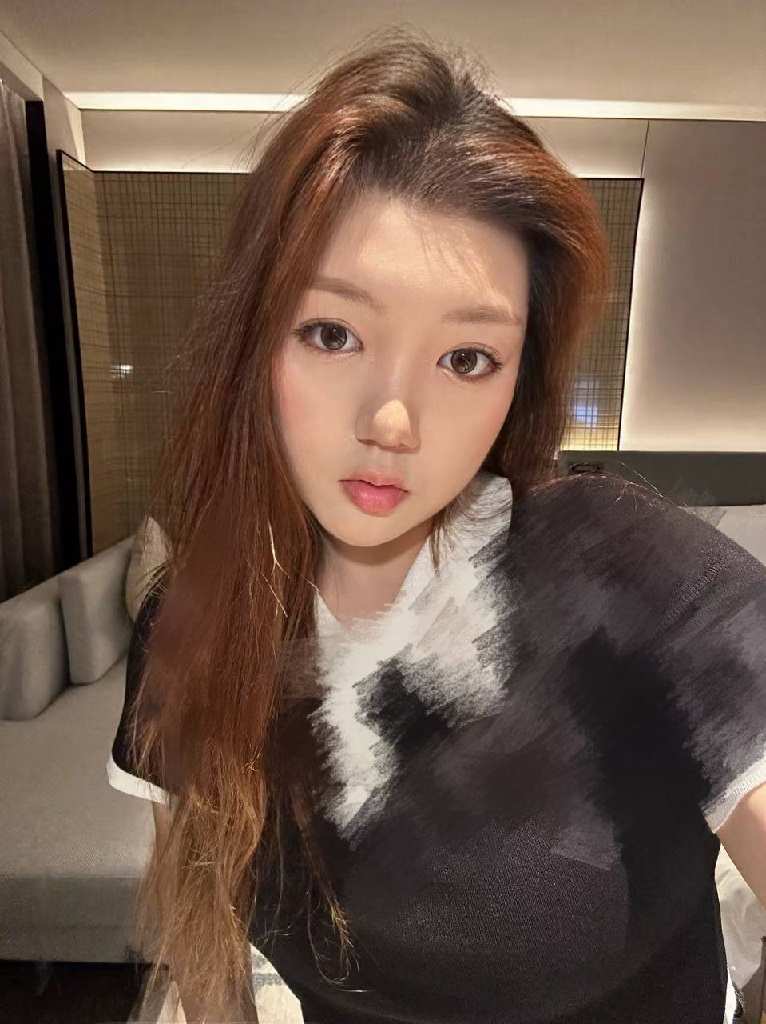 广东 深圳 23岁 175cm 125 B杯 抽烟纹身:能 SM:是 无套:可 口交:可 过夜:可 同居:可 可飞:其他城市