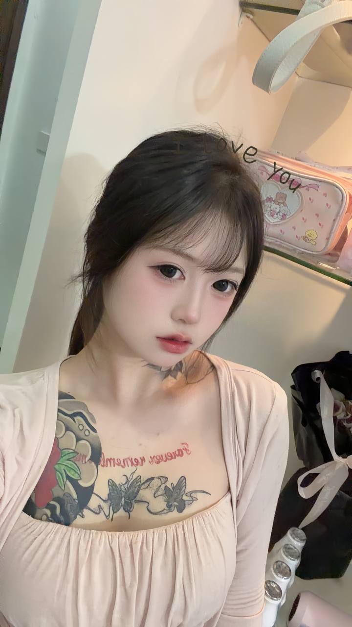贵州 兴义 18岁 158cm 48 B杯 客服 胸大水嫩,放得开,性格温柔有分寸,听话懂事,乖巧伶俐,小鸟依人,娇小玲珑,可盐可甜,活泼开朗,会提供情绪价值,待开发更多的新玩法 抽烟纹身:有纹身 SM:否 无套:可 口交:可 过夜:可 同居:否 可飞:否 价格:6 特点:胸大水嫩,放得开,性格温柔有分寸,听话懂事,乖巧伶俐,小鸟依人,娇小玲珑,可盐可甜,活泼开朗,会提供情绪价值,待开发更多的新玩法