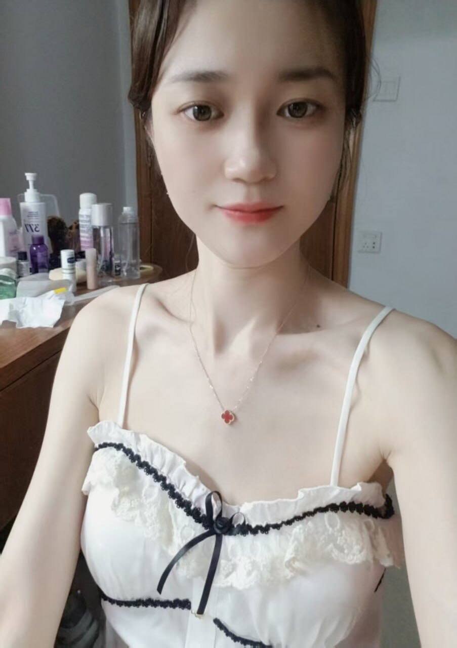 广东 东莞 27岁 160cm 45 B杯 美容医疗 可甜可御、温柔体贴 抽烟纹身:无纹身 SM:否 无套:否 口交:可 过夜:可 同居:看情况 可飞:看情况 价格:15 特点:可甜可御、温柔体贴