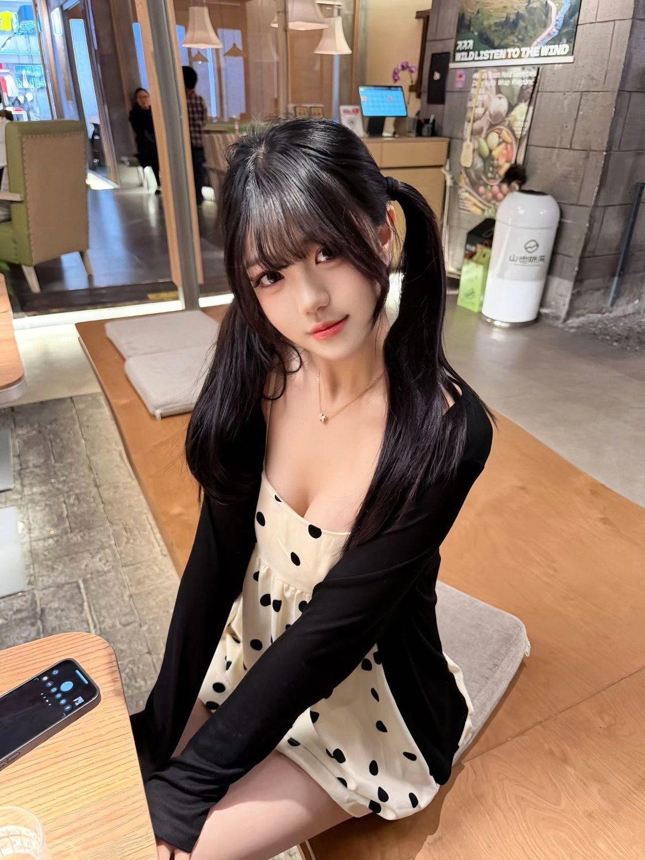 上海 上海 18岁 162cm 90 B杯 学生 话多粘人 会给情绪价值 听话 SM:是 无套:可 口交:可 过夜:可 同居:否 可飞:能 价格:20 特点:话多粘人 会给情绪价值 听话