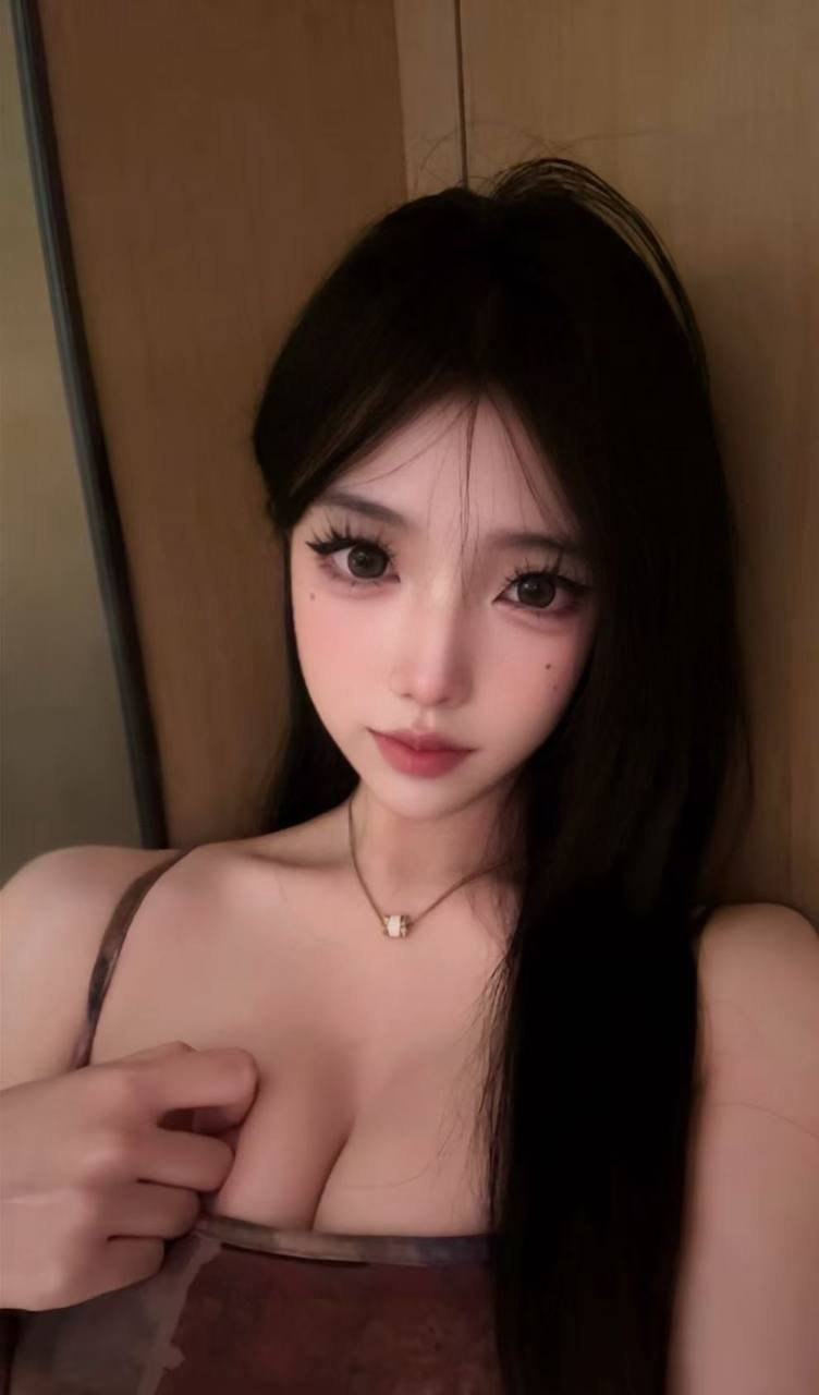 江苏 苏州 18岁 166cm 100 C杯 刚满18 熊大皮肤白 听话懂事 SM:否 无套:否 口交:可 过夜:可 可飞:可 价格:12 特点:刚满18 熊大皮肤白 听话懂事