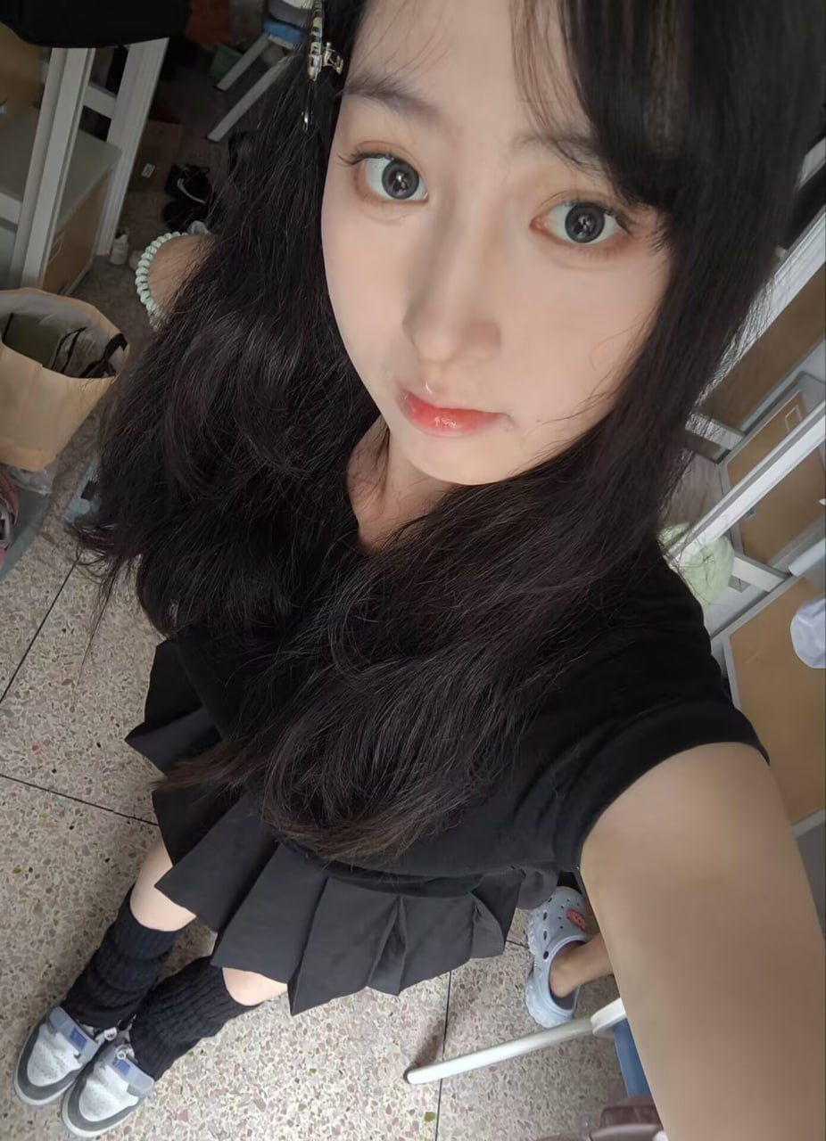 广东 揭阳 22岁 162cm 115 C杯 身材好,嘴甜 抽烟纹身:无 SM:否 无套:否 口交:否 过夜:可 同居:否 可飞:附件城市可以 价格:5 特点:身材好,嘴甜