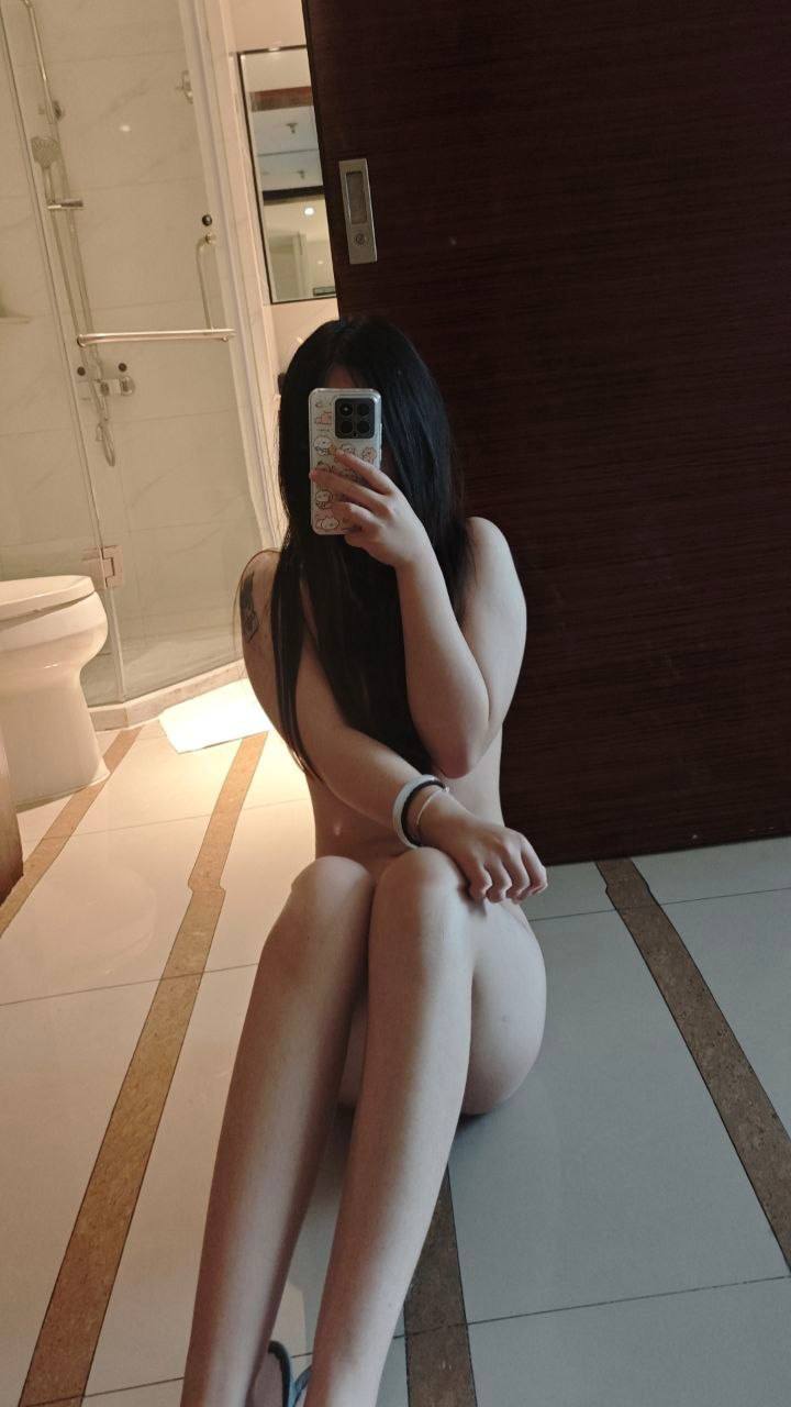 江苏 扬州 18岁 155cm 44 B杯 学生 清雅别致,灵气逼人,顾盼生辉,妙曼多姿,丽质天成,待解锁无限乐趣 性价比 抽烟纹身:无 SM:是 无套:可 口交:可 过夜:可 同居:可 可飞:可 价格:3 特点:清雅别致,灵气逼人,顾盼生辉,妙曼多姿,丽质天成,待解锁无限乐趣 性价比