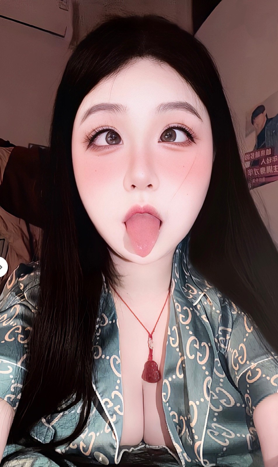 浙江 杭州 19岁 160cm 126.8 D杯 美甲师 36D 抽烟纹身:无 SM:否 无套:可 口交:可 过夜:可 同居:可 可飞:看情况 价格:12.5 特点:36D