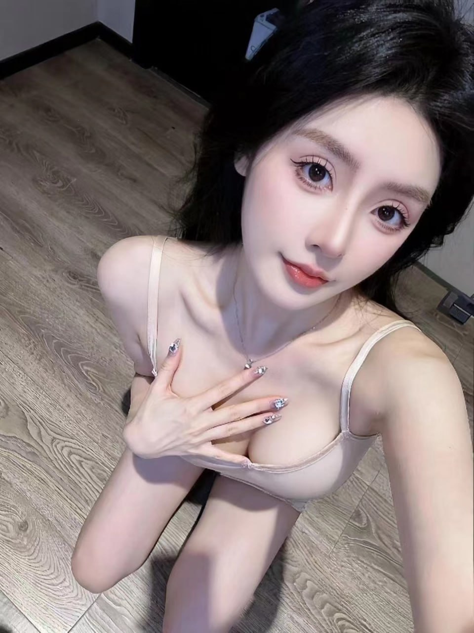 四川 成都 24岁 169cm 48 C杯 模特 中、英、日语交流, 2017中华国际圣诞女郎大赛冠军, 听话, 事少 抽烟纹身:无 SM:否 无套:否 口交:可 过夜:可 同居:可 可飞:可 价格:18 特点:中、英、日语交流, 2017中华国际圣诞女郎大赛冠军, 听话, 事少