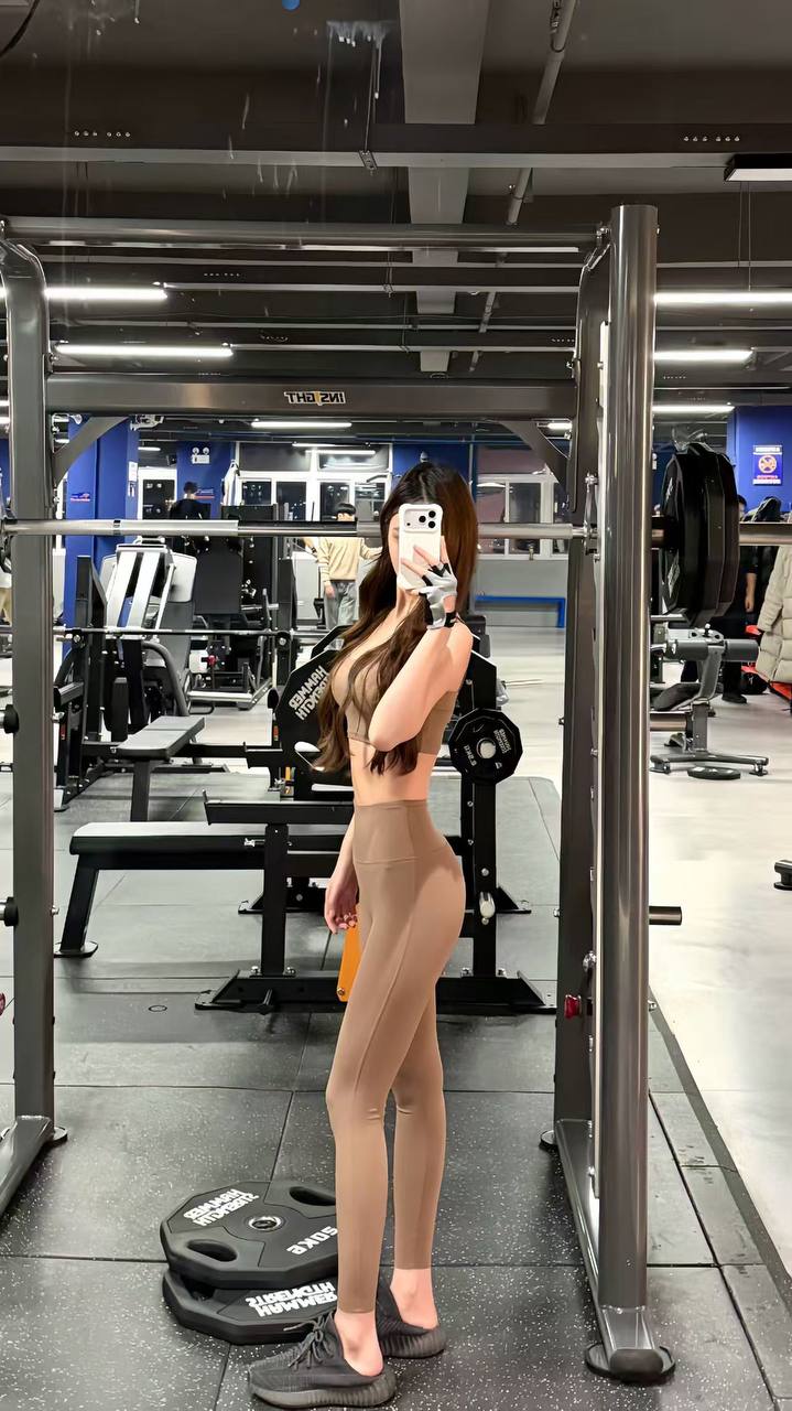 山东 济宁 21岁 168cm 88 C杯 健身 身材好、皮肤白、健身、腰细、核心力量强、可以穿情趣内衣,纯天然没动过任何东西 抽烟纹身:无 SM:可 无套:否 口交:可 过夜:可 可飞:可 价格:25 特点:身材好、皮肤白、健身、腰细、核心力量强、可以穿情趣内衣,纯天然没动过任何东西