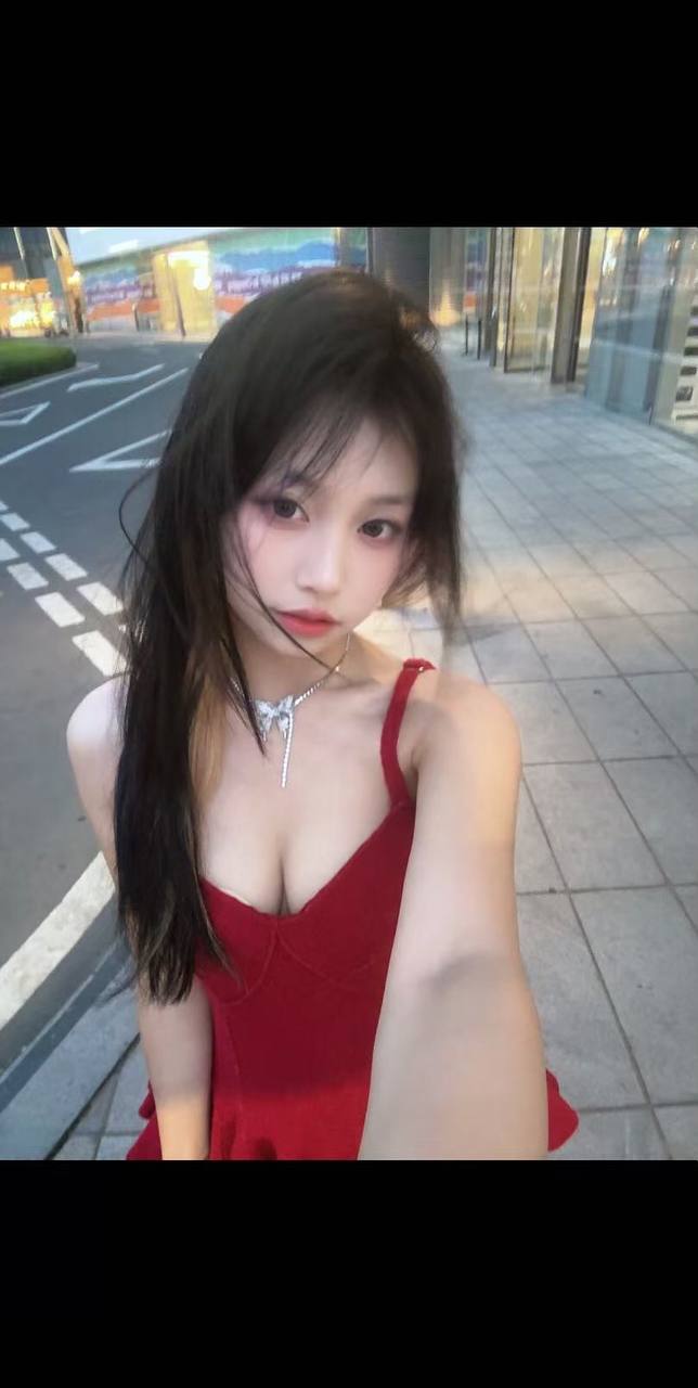 四川 成都 18岁 160cm 85 B杯 学生 漂亮女大,很润,善解人意 活波开朗 情绪稳定 会一些书法 上有小反差 身材很好 皮肤比较白 比较嫩,会cos 身边的人都夸我气质好 ,听话本人比视频更好看,素颜无压力,见面不会让你失望类型 抽烟纹身:无 SM:是 无套:否 口交:可 过夜:可 同居:可 可飞:可 价格:6 特点:漂亮女大,很润,善解人意 活波开朗 情绪稳定 会一些书法 上有小反差 身材很好 皮肤比较白 比较嫩,会cos 身边的人都夸我气质好 ,听话本人比视频更好看,素颜无压力,见面不会让你失望类型