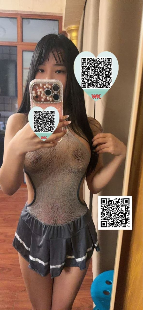 广东 深圳 22岁 155cm 88 B杯 美业 身材匀称 穿衣显瘦脱衣有肉(紧),会玩游戏。。贴心。。。。。 抽烟纹身:无 SM:是 无套:可 口交:可 过夜:可 同居:否 可飞:可 价格:2.5 特点:身材匀称 穿衣显瘦脱衣有肉(紧),会玩游戏。。贴心。。。。。