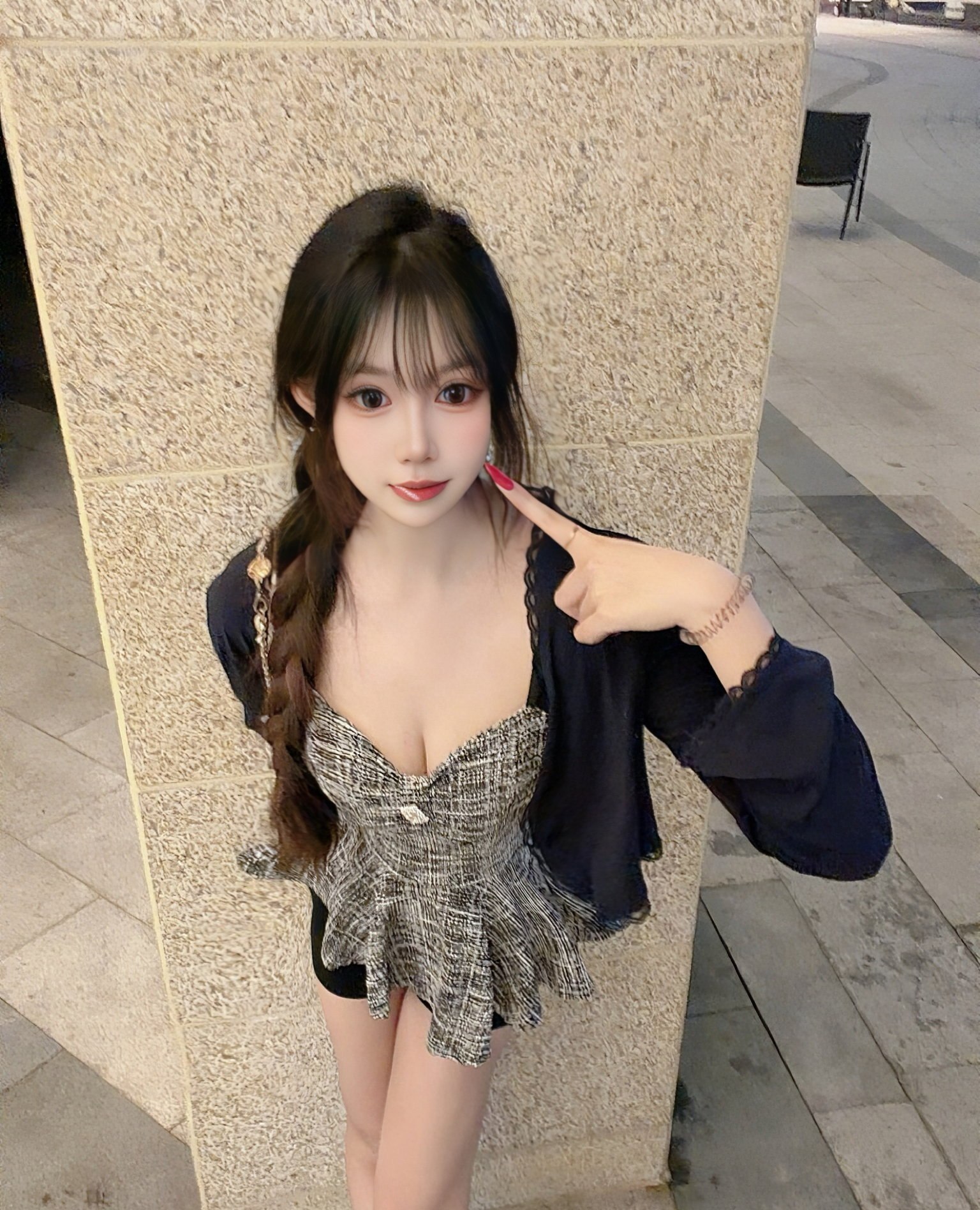 江苏 无锡 19岁 170cm 110 C杯 前台 腿长 熊大 会夹 会古筝 与人为善,真诚, 性格温柔 开朗 懂配合 抽烟纹身:无 SM:是 无套:否 口交:可 过夜:可 同居:可 可飞:可 价格:12 特点:腿长 熊大 会夹 会古筝 与人为善,真诚, 性格温柔 开朗 懂配合