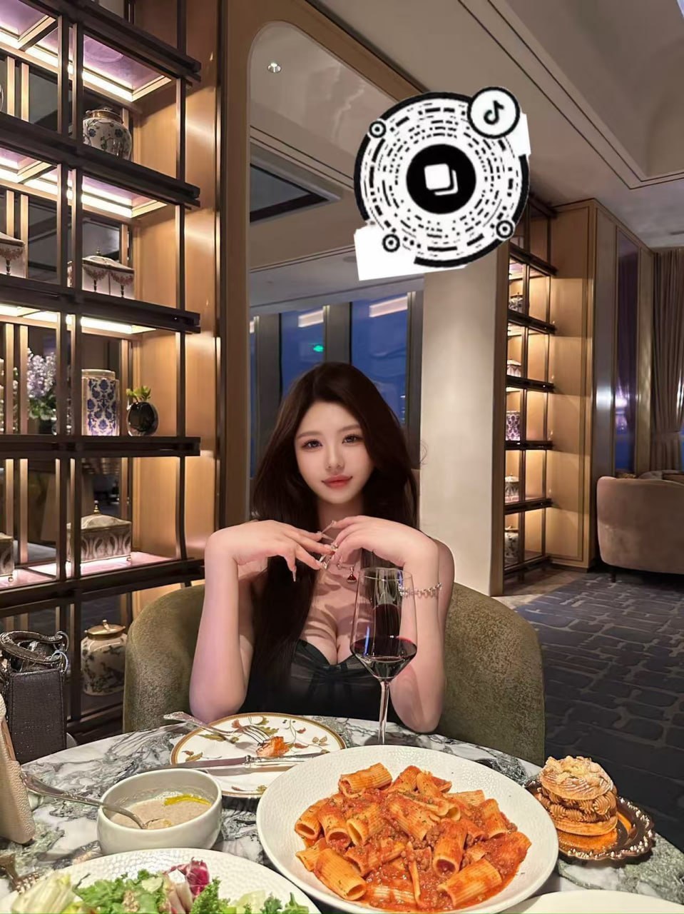 山东 临沂 23岁 165cm 135 B杯 自营女装店 时间自由,能随时陪伴,配合对方节奏,不黏人绑架 懂得避嫌 情绪稳定 保密意识强 抽烟纹身:无 SM:否 无套:可 口交:可 过夜:可 同居:可 可飞:可 价格:12 特点:时间自由,能随时陪伴,配合对方节奏,不黏人绑架 懂得避嫌 情绪稳定 保密意识强