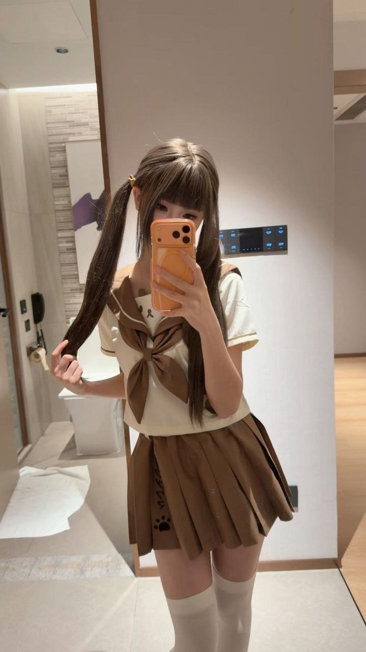 贵州 贵阳 18岁 161cm 80 A杯 学生 抽烟纹身:无 SM:是 无套:可 口交:可 过夜:可 同居:否 可飞:能 有港澳通行 价格:7