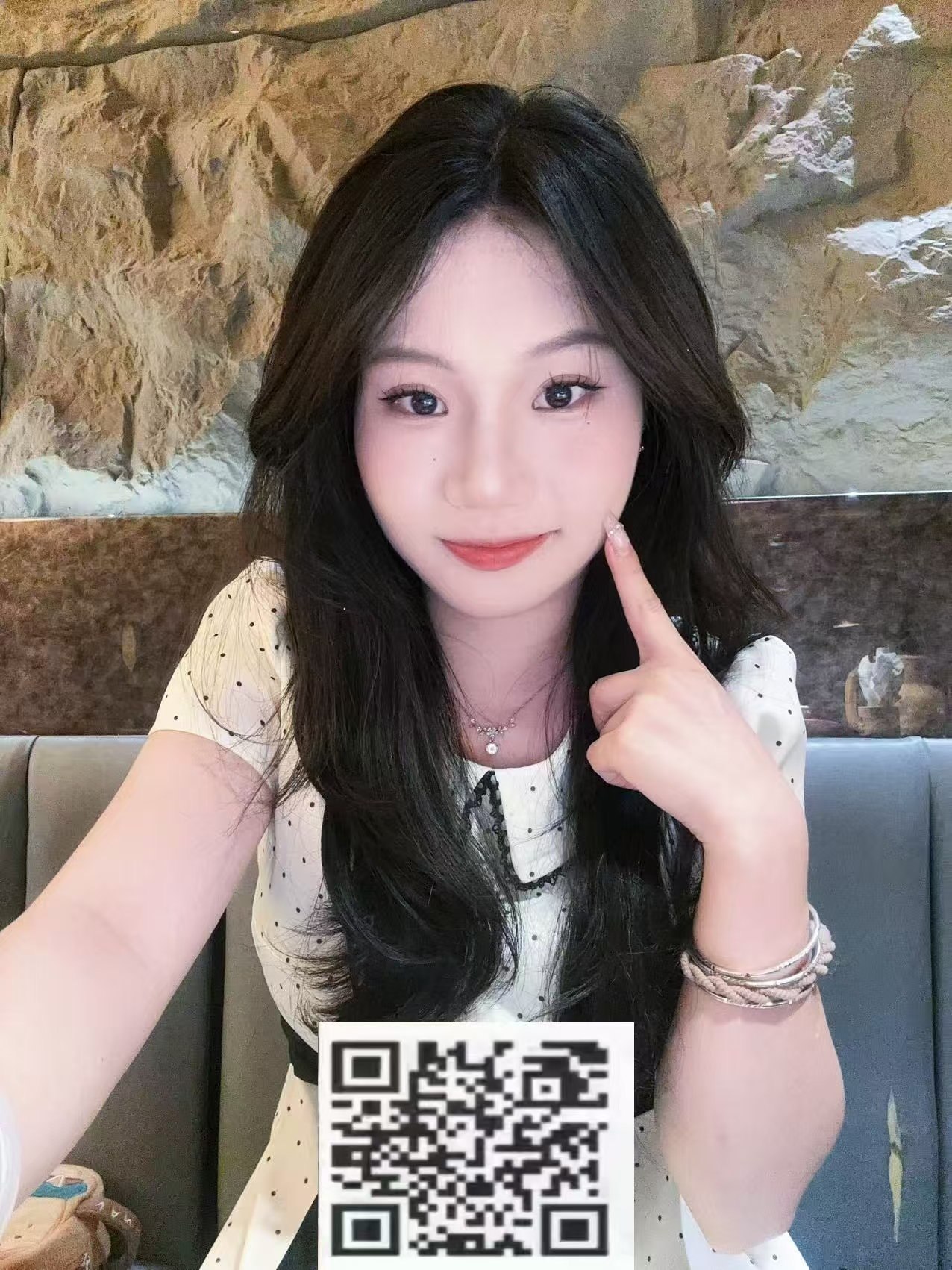 广东 汕头 19岁 157cm 95 B杯 饭店服务员 梨形,屁股大,性格单纯,温柔体贴,粘人,不事多,做事成熟,懂配合,能提供情绪价值,颜射 吞精 口爆射嘴里 无套内射 抽烟纹身:无 SM:是 无套:可 口交:可 过夜:可 同居:可 可飞:可 价格:50 特点:梨形,屁股大,性格单纯,温柔体贴,粘人,不事多,做事成熟,懂配合,能提供情绪价值,颜射 吞精 口爆射嘴里 无套内射