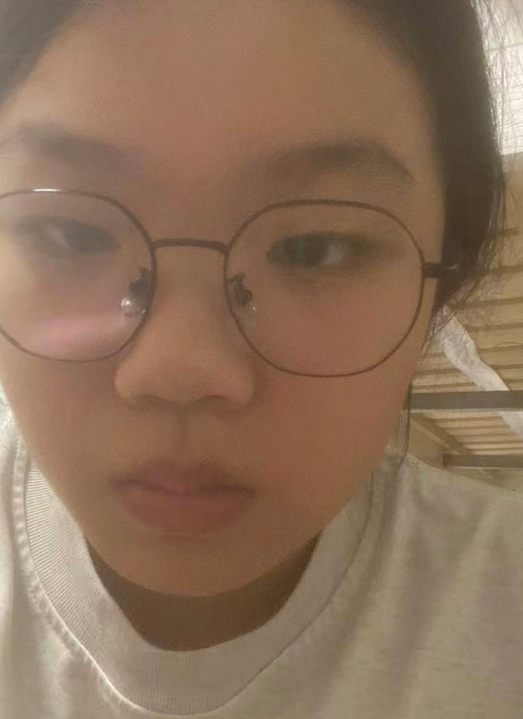 广东 揭阳 18岁 161.5cm 99 B杯 学生 情绪价值拉满,服务好,可口,圈子干净。乖巧听话。会给你满满情绪价值。多姿势,不死鱼,温柔体贴型。 抽烟纹身:抽烟无纹身 SM:否 无套:否 口交:可 过夜:可 同居:否 价格:3 特点:情绪价值拉满,服务好,可口,圈子干净。乖巧听话。会给你满满情绪价值。多姿势,不死鱼,温柔体贴型。