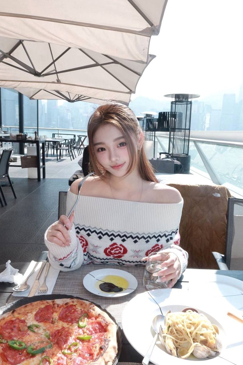 浙江 杭州 04岁 166cm 90 C杯 学生 身材好,腰细,可甜可御,皮肤白,艺术生 抽烟纹身:无 SM:是 无套:否 口交:可 过夜:可 同居:可 可飞:可 价格:35 特点:身材好,腰细,可甜可御,皮肤白,艺术生