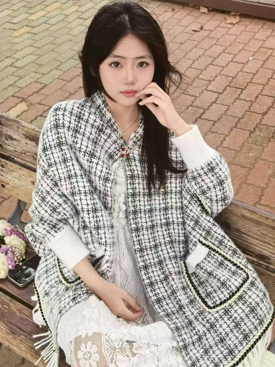 广东 深圳 18岁 164cm 92 B杯 学生 皮肤白嫩 配合度高 水多 抽烟纹身:无 SM:轻微 无套:可 口交:可 过夜:可 同居:可 可飞:可 价格:18 特点:皮肤白嫩 配合度高 水多