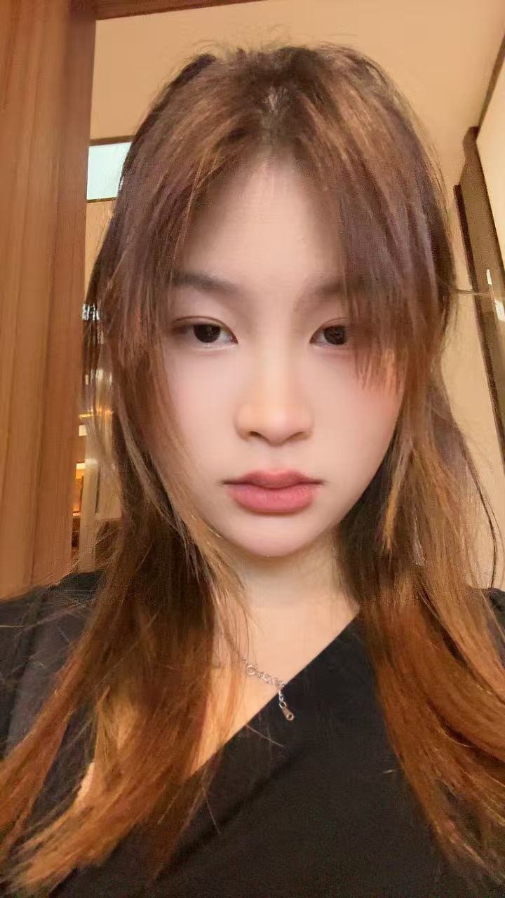广东 珠海 18岁 158cm 94 B杯 工作 年轻,性格温和,又听话,配合度好,B紧水又多,可耐草了 SM:否 无套:否 口交:可 过夜:可 同居:否 可飞:只能同城 价格:5 特点:年轻,性格温和,又听话,配合度好,B紧水又多,可耐草了